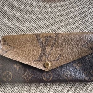 Louis Vuitton Sarah Wallet - Brown & tan LV design